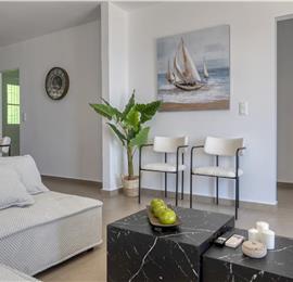 4 bedroom villa with pool by the sea, near Corfu town, sleeps 8